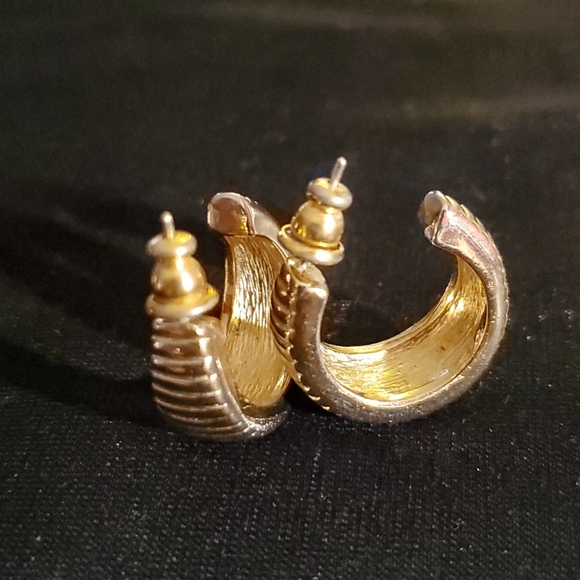 Earrings - Picture 2 of 5